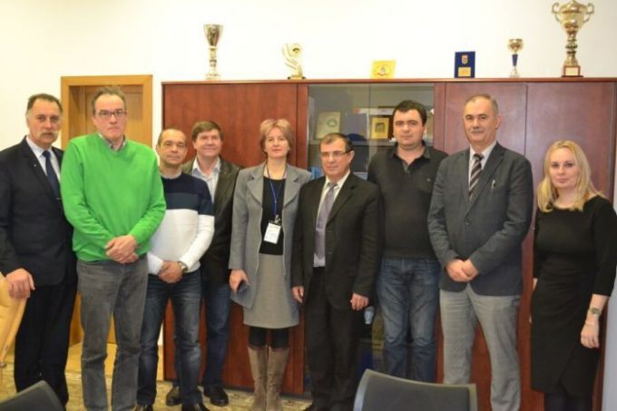 Profesori din Franţa, Spania şi Republica Moldova, în vizită la Facultatea de Inginerie a Universităţii din Bacău