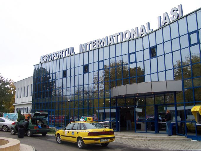 Aeroportul din Iaşi a înregistrat un nou record de trafic; Mulţi pasageri sunt din Republica Moldova