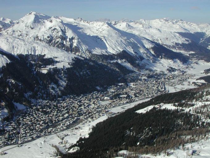 Elveţia: Risc maxim de avalanşă în nordul Alpilor unde marţi se deschide Forumul de la Davos