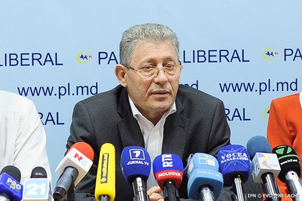 Mihai Ghimpu: Decât cu PDM în coaliţie, mai bine în opoziţie