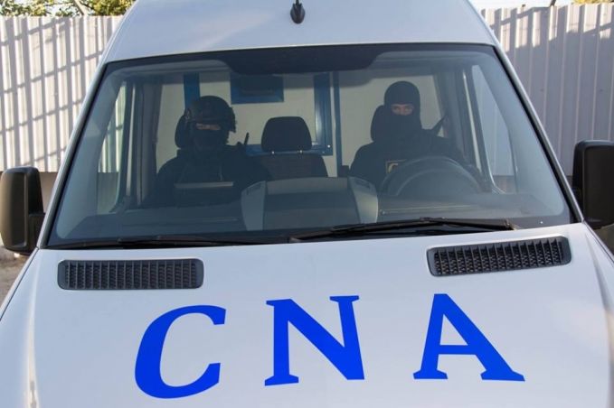 Şase persoane reţinute în urma pecheziţiilor la Primăria Chişinău