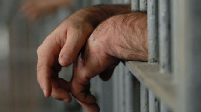 Un bărbat din Chişinău riscă patru ani de închisoare pentru furt din apartament