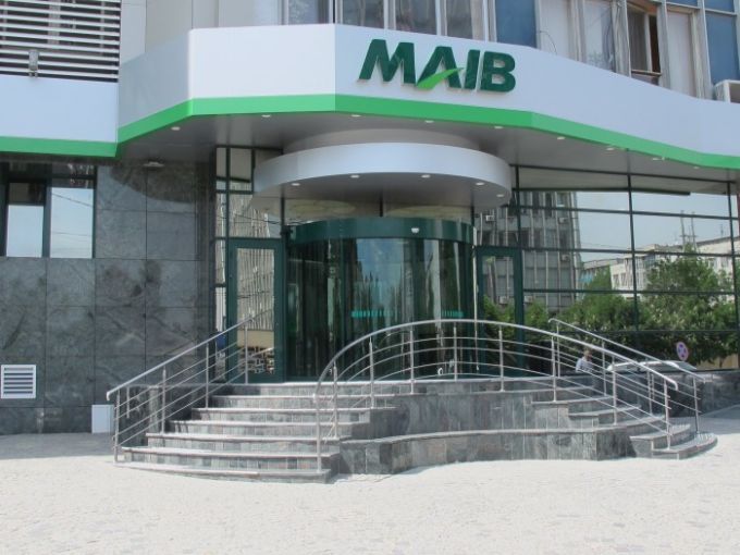 Cu cât a fost cumpărat pachetul de acţiuni de la MAIB?