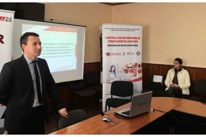 Tineri din raionul Glodeni, instruiţi să-şi planifice afacerile