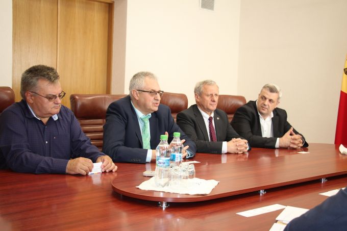 Chiril Gaburici a invitat compania Siemens România să deschidă un Centru Pilot de cercetare şi dezvoltare a reţelelor energetice în R. Moldova