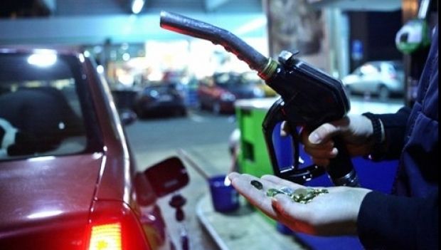 România: Consiliul Concurenţei analizează posibilitatea de a plafona preţul carburanţilor