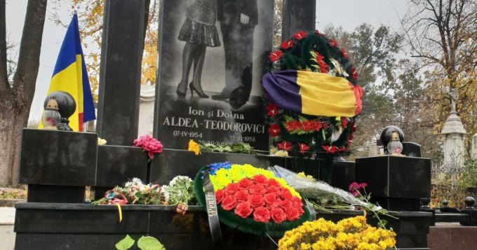 FOTO. Omagiu în memoria lui Ion şi Doina Aldea-Teodorovici, 26 de ani fără cele două inimi gemene