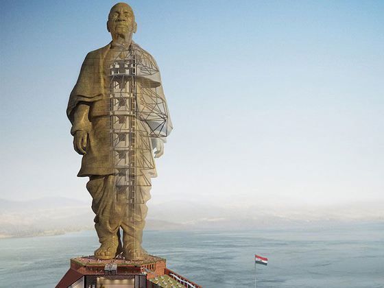 VIDEO. Cea mai înaltă statuie din lume, inaugurată în India, stârneşte controverse