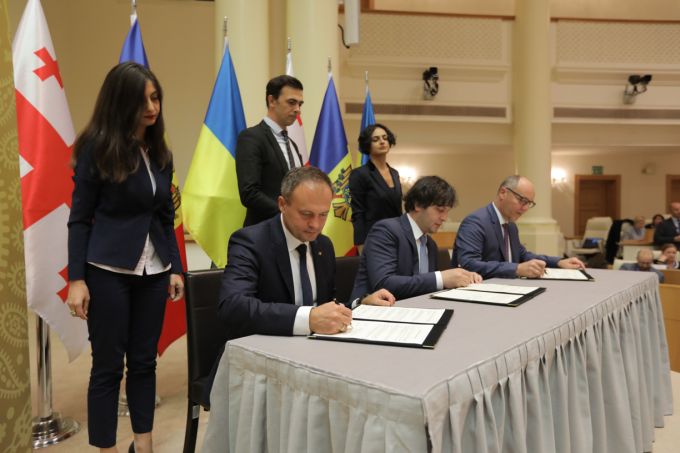 Statutul Adunării interparlamentare Moldova, Ucraina şi Georgia, semnat la Tbilisi
