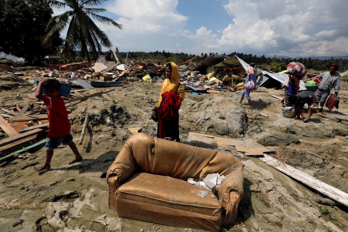 Un nou bilanţ al tragediei din Indonezia: Numărul celor decedaţi a trecut de 1.700