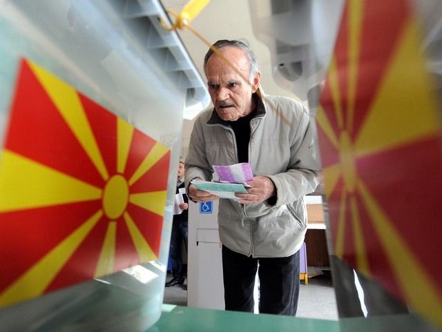 Macedonia: Guvernul trimite în parlament proiectul de amendament constituţional privind schimbarea numelui ţării