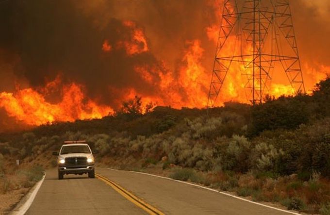 Cel puţin 56 de oameni au murit şi mai mult de 100 sunt daţi dispăruţi în urma incendiilor din California