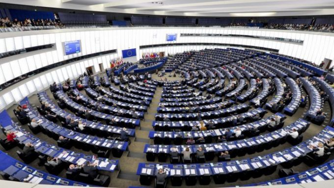 Impactul Rezoluţiei Parlamentului European asupra clasei politice şi a societăţii