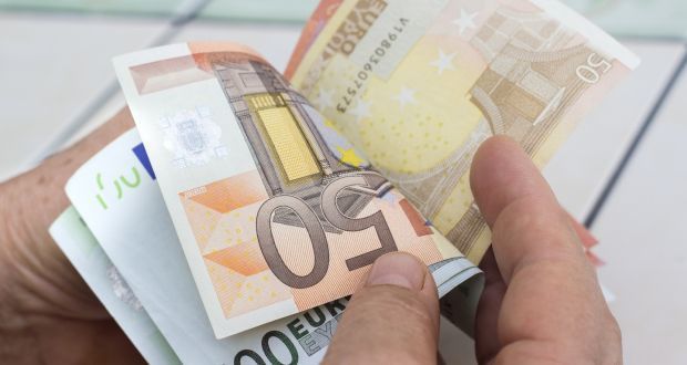 Expert: Euro va începe să crească şi ar putea ajunge chiar şi la 22 de lei
