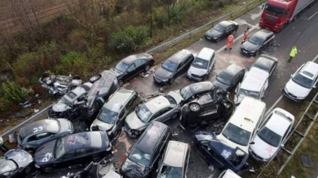 China: 14 morţi şi 44 de răniţi după un accident pe autostradă în care au fost implicate 31 de maşini