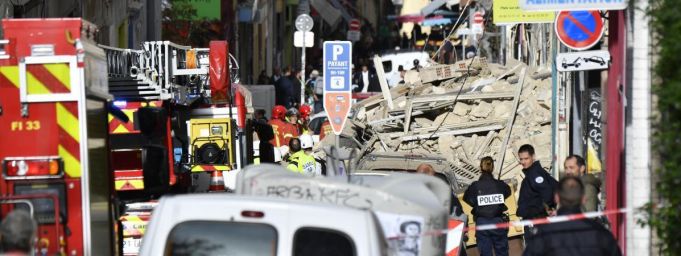 Franţa: Două clădiri s-au prăbuşit aproape de centrul istoric din Marsilia. O a treia este în pericol de prăbuşire
