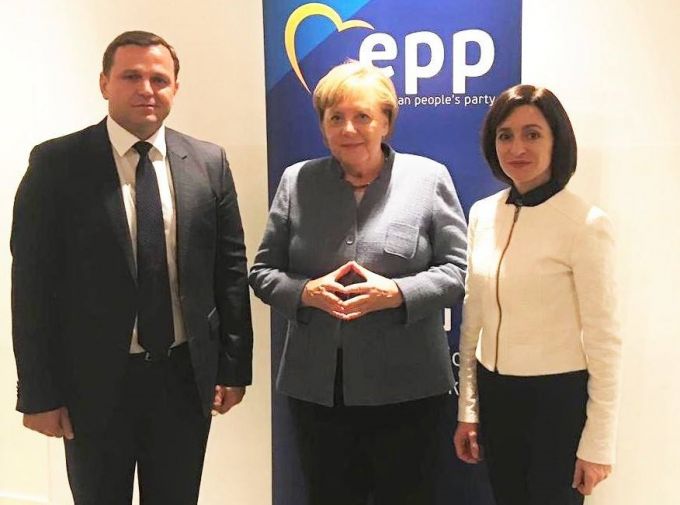 Maia Sandu şi Andrei Năstase, întrevedere cu Angela Merkel. Cancelarul „regretă că R. Moldova a ajuns într-o situaţie dramatică”