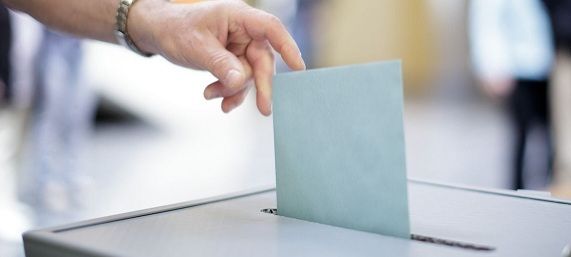 Opinie. Anularea „zilei tăcerii” la alegeri legalizează corupţia politică
