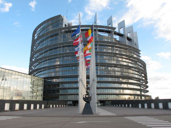 Parlamentul European va vota o rezoluţie prin care cere ca România să fie acceptată în spaţiul Schengen