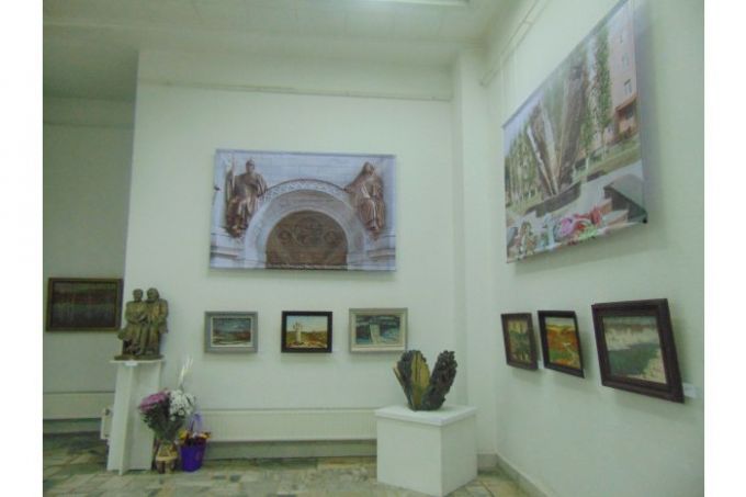 Lucrările artiştilor plastici, Gheorghe Zlobin şi Constantin Constantinov, expuse la Centrul „C. Brâncuşi” din Chişinău