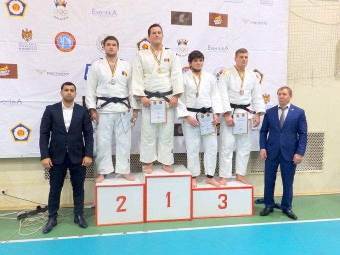 Peste 150 de judocani au concurat la campionatul naţional