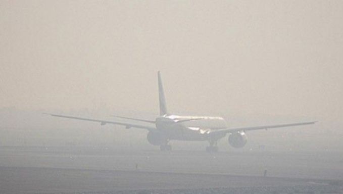 Două avioane redirecţionate spre Iaşi, 12 curse anulate şi alte câteva se reţin din cauza ceţii din Chişinău