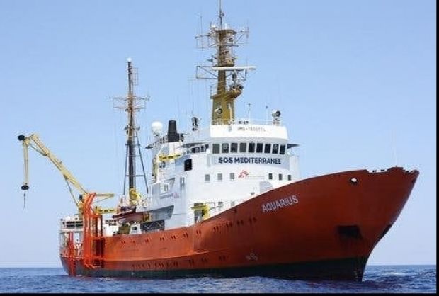 Aquarius, nava care a salvat de la înec zeci de mii de migranţi în Marea Mediterană, forţată să-şi înceteze activitatea