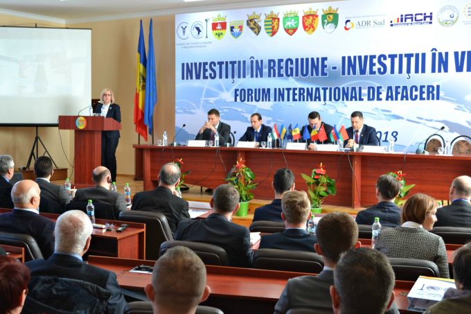 Delegaţii din cinci ţări au participat la Forumul Internaţional – ”Investiţii în afaceri, investiţii în viitor”