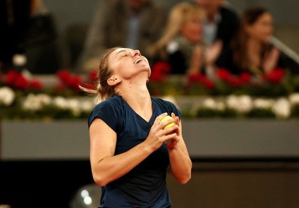 Simona Halep revine pe locul 1 WTA după înfrângerea Carolinei Wozniacki