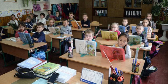 Ucraina amână până în anul 2023 articolul controversat din Legea Educaţiei, care se referă la minorităţile etnice