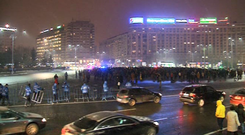 Încă o seară cu proteste în Bucureşti şi în alte oraşe din ţară