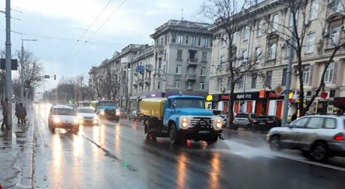 Spălarea străzilor în Chişinău a costat 27 de mii de lei