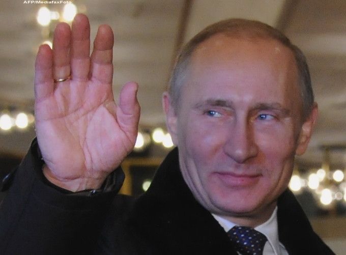 În total opt persoane, printre care Vladimir Putin, au fost confirmate oficial candidaţi în cursa prezidenţială