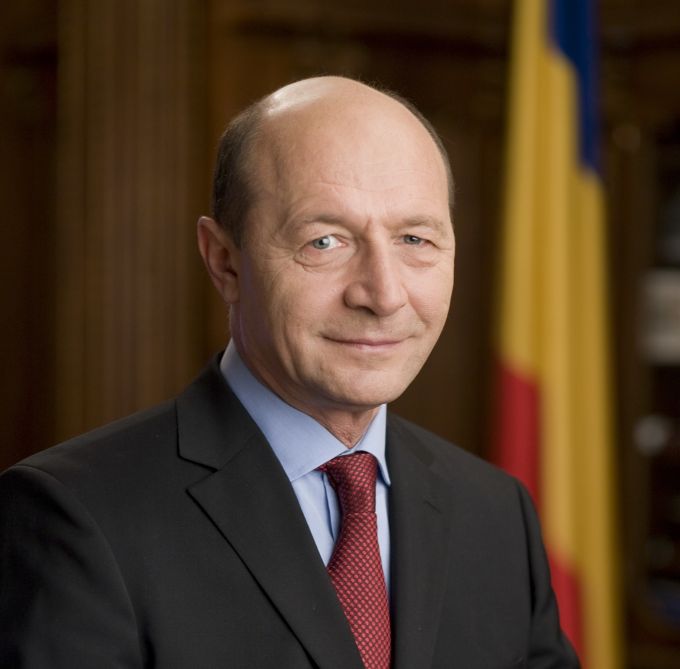 Traian Băsescu propune ca consiliile locale din România să voteze unirea cu R.Moldova: Trece Unirea pe lângă noi