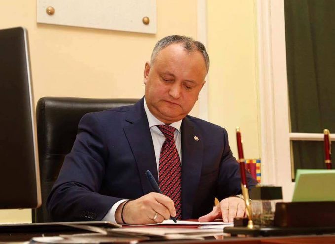 Igor Dodon a semnat decretul de demisie a ministrului Justiţiei şi îndeamnă întregul Guvern să demisioneze