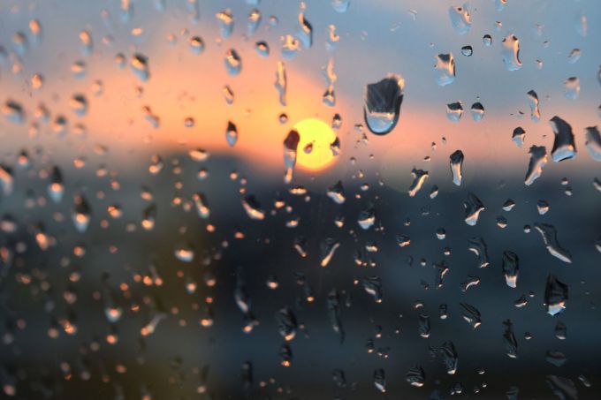 Meteorologii ne promit vreme posomorâtă şi ploi în toată ţara