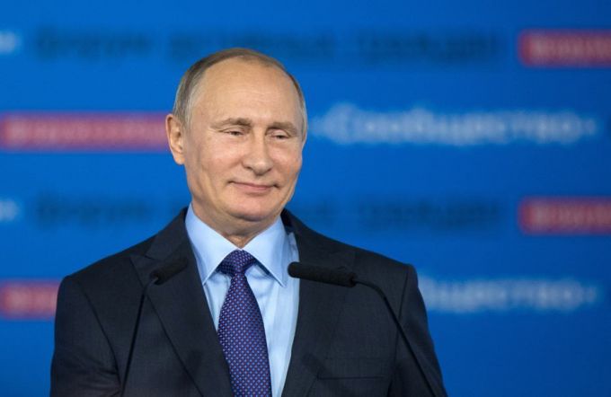 Putin după alegeri spune că Rusia îşi va reduce cheltuielile militare şi că nu îşi doreşte o nouă cursă a înarmării