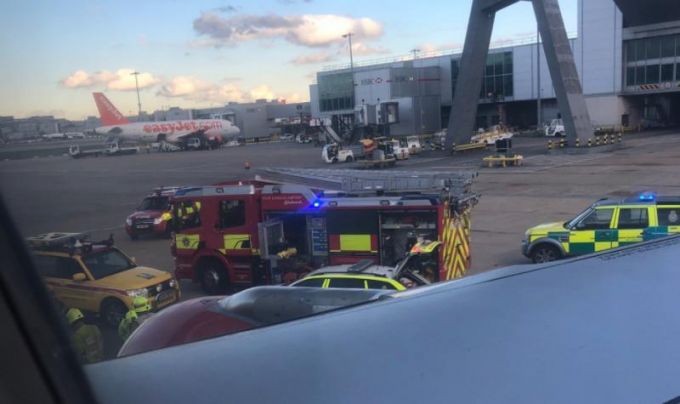 Aeronavă implicată în accident pe un aeroport din Londra