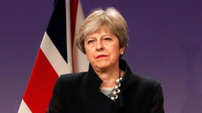 Regatul Unit se pregăteşte să participe la lovituri în Siria