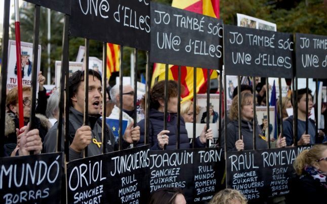 Uriaşă manifestaţie la Barcelona, la care s-a cerut eliberarea liderilor separatişti aflaţi în închisoare