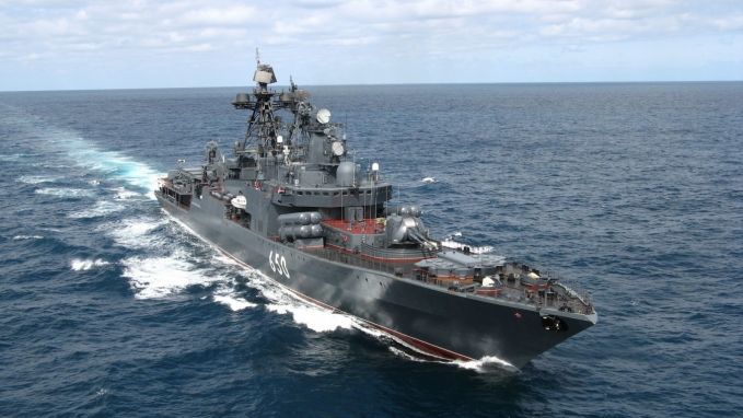 Nave de război ruse încărcate cu tancuri şi echipamente militare, în drum spre Siria