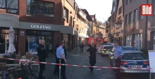 VIDEO. O furgonetă a intrat în mulţime, la Münster, în Germania. Patru oameni au murit şi câteva zeci au fost răniţi