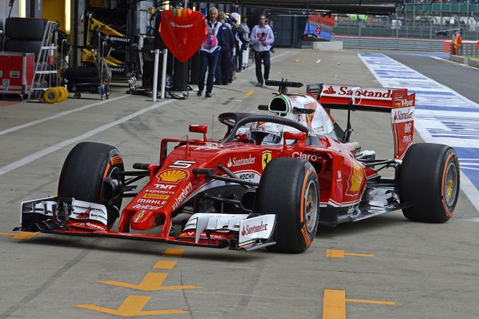 Auto: F1 - Mecanicul Ferrari accidentat de Raikkonen, operat cu succes