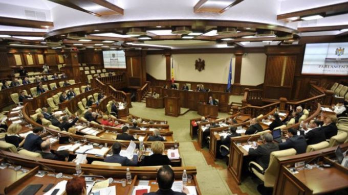 Parlamentul Republicii Moldova, prin ochii fotografilor. Expoziţie cu ocazia Zilei Mondiale a Libertăţii Presei