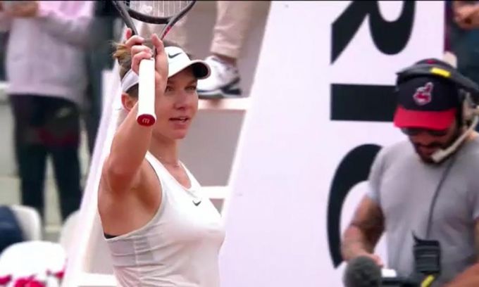 Turneul WTA de la Roma. Simona Halep şi-a "demolat" adversara în mai puţin de o oră şi s-a calificat în optimile de finală