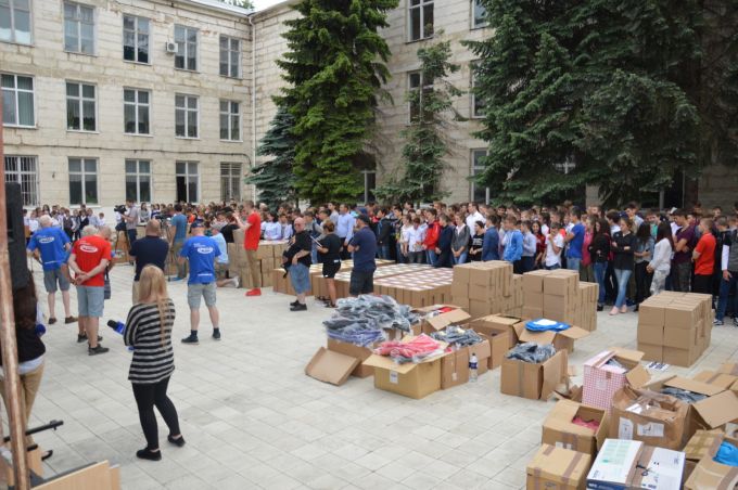 Opt camioane cu ajutoare umanitare din Marea Britanie pentru copiii din Republica Moldova
