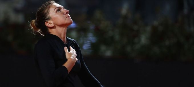 Simona Halep s-a calificat în finala turneului de la Roma. A doua sa victorie consecutivă în faţa Mariei Şarapova