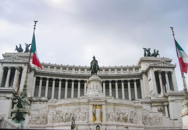 Comisia Europeană atrage atenţia Italiei asupra derapajelor bugetare