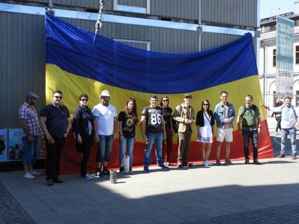 Românii din Suedia strâng semnături pentru Unire