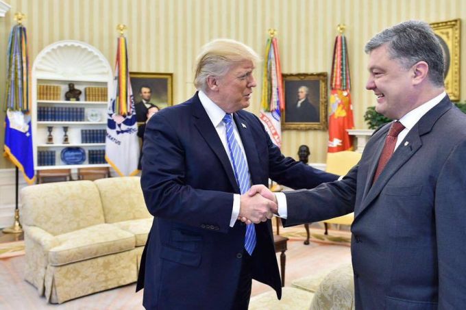 BBC: Petro Poroşenko a plătit 400.000 de dolari pentru a se întâlni cu Donald Trump